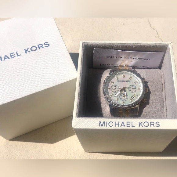 Michael Kors Women’s Watch Ritz Two Tone MK5057 - Picture 3 of 16